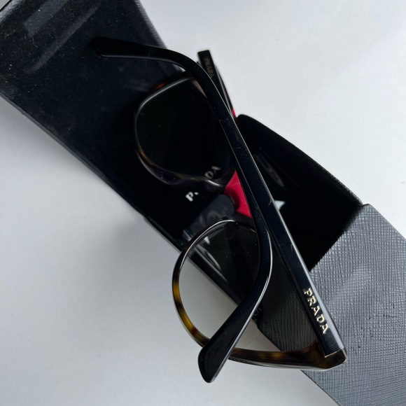 Prada sunglasses cat eye with two color combination. - Picture 5 of 6